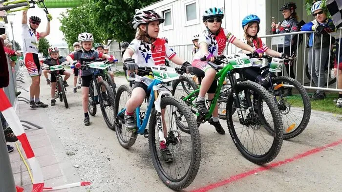 Große und kleine Mountainbiker genossen das toll organisierte Rennen. Klicken Sie sich durch die Bilder.