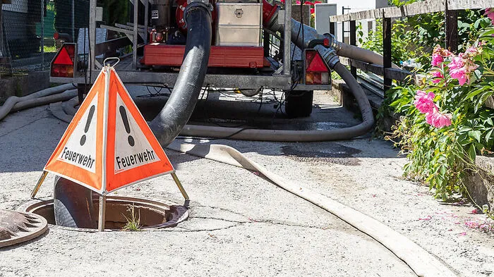 Hochwasser bei Sonne und hohen Temperaturen in Zermatt