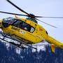 Ein verletzter Bergführer wurde vom Hubschrauber in das Krankenhaus St. Johann geflogen