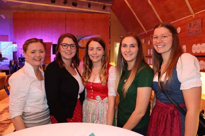 Klicken Sie sich gerne durch die weiteren Bilder, womöglich kennen Sie ja auch jemanden oder endecken sich selbst auf einem Schnappschuss!