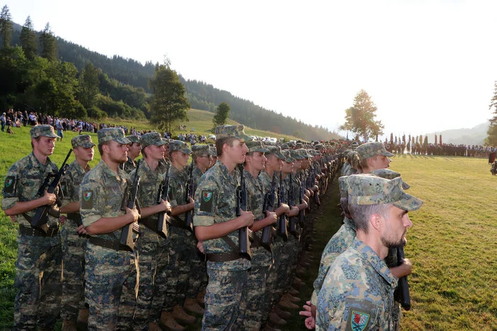 Bitte klicken Sie sich durch die Bilder!
