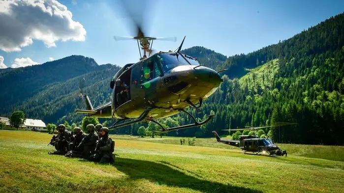 Auch mit Hubschraubern wurde vermehrt über das Ennstal geflogen (Symbolfoto)