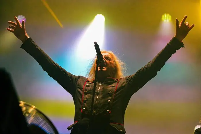 Hochkarätige Acts wie Saxon oder Cavalera Chaos A.D. sorgten am ersten Festivaltag für beste Stimmung auf dem Festivalgelände.