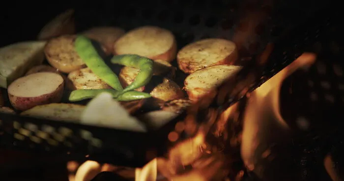 Das Comeback der alten Küchentechnik ist kein Abgesang der modernen Hightech-Cuisine , sondern bereichert das kulinarische Spektrum