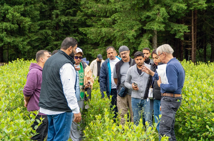 Unterwegs im Gailtal zum Aroniabeerenfeld von Günther Buchacher mit Workshop in der Plantage