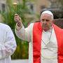 Papst Franziskus zelebriert den Festgottesdienst