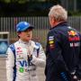 Yuki Tsunoda im Gespräch mit Helmut Marko