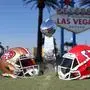 NFL, American Football Herren, USA Super Bowl LVIII-City Scenes Jan 30, 2024 Las Vegas, NV, USA San Francisco 49ers and Kansas Chiefs helmets and the Vince Lombardi trophy at the Welcome to Fabulous Las Vegas sign. Las Vegas Nevada United States, EDITORIAL USE ONLY PUBLICATIONxINxGERxSUIxAUTxONLY Copyright: xKirbyxLeex 20240130_jhp_al2_0231