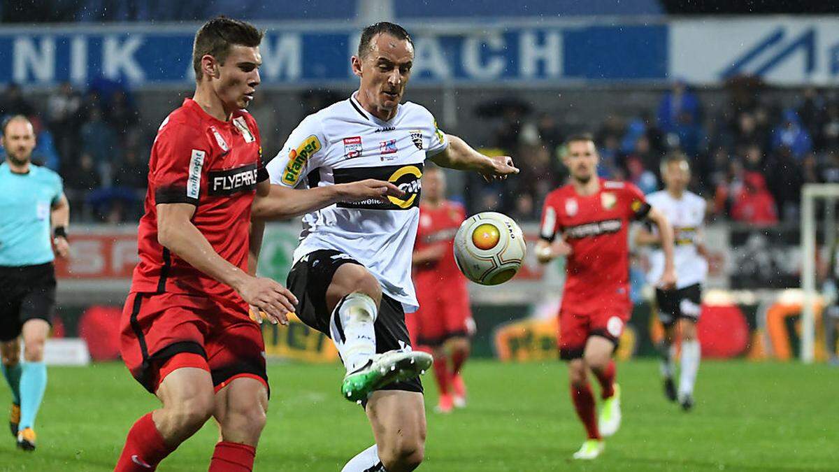 Admira (links Manuel Mandrara) erkämpfte sich in Altach (Hannes Aigner) ein 0:0