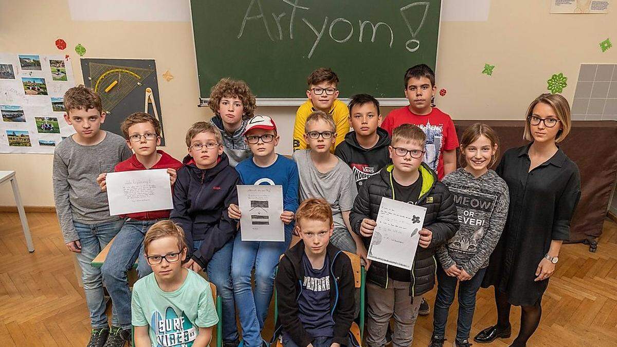 Schulkollegen der 1.b-Klasse des BRG Kepler in Graz müssen die Abschiebung ihres Freundes Artyom verarbeiten