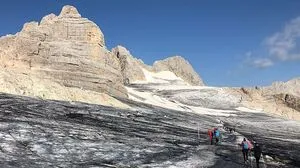 Wanderer auf dem Dachsteingletscher vergangenes Wochenende 