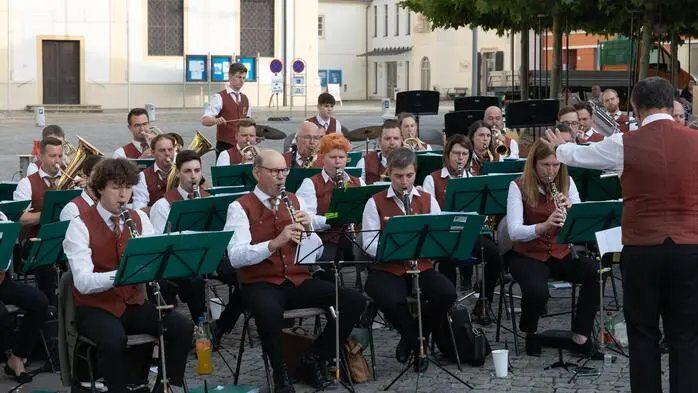 Am Sonntag lud die Stadtkapelle Hartberg zum traditionellen Sommerkonzert auf den Hartberger Hauptplatz. 