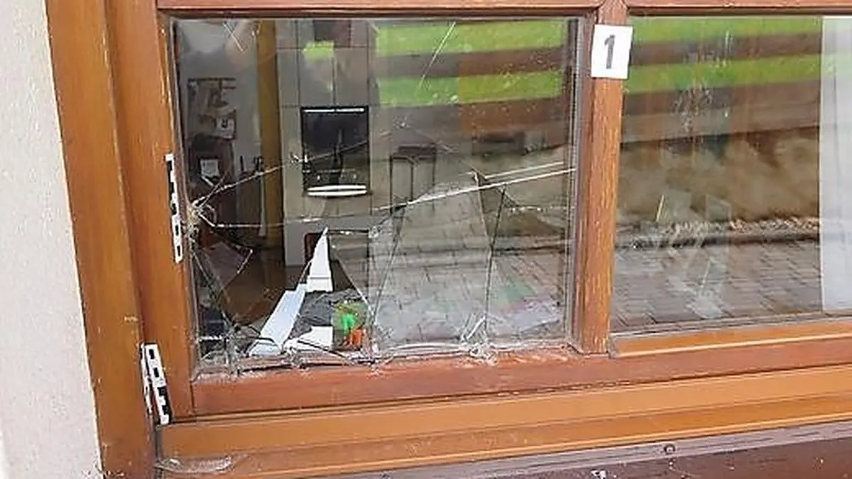 Während Hausbesitzerin einen Spaziergang machte, brach Litauer ein