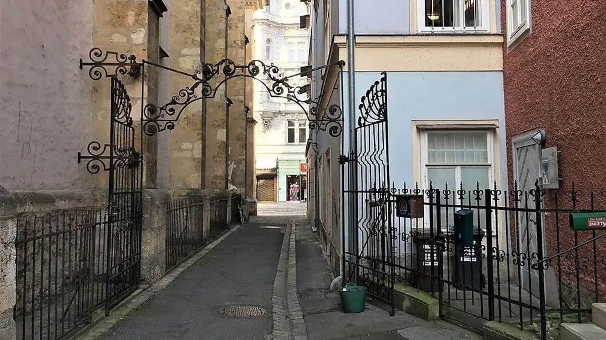 Ein schattiger Blick Richtung Herrengasse 