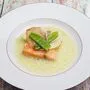 Fisch in Bestform: heimische Lachsforelle mit Kohlrabi und Erbsenschoten
