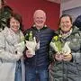 <strong>Monika und Josef Vock sowie Elisabeth Kerschbaumer holten sich im Regionalbüro Liezen Narzissen</strong>