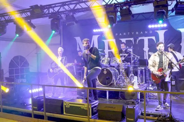 Den gelungenen Auftakt bildete am Samstag die Jubiläums-Party mit der Top-Band „MeetU“, welche extra aus Unterkärnten „eingeflogen“ wurde. 