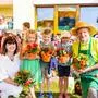 Bild aus dem Vorjahr: Nach einem Monat kommt Gärtner „Flori“ zu Besuch in den Kindergarten