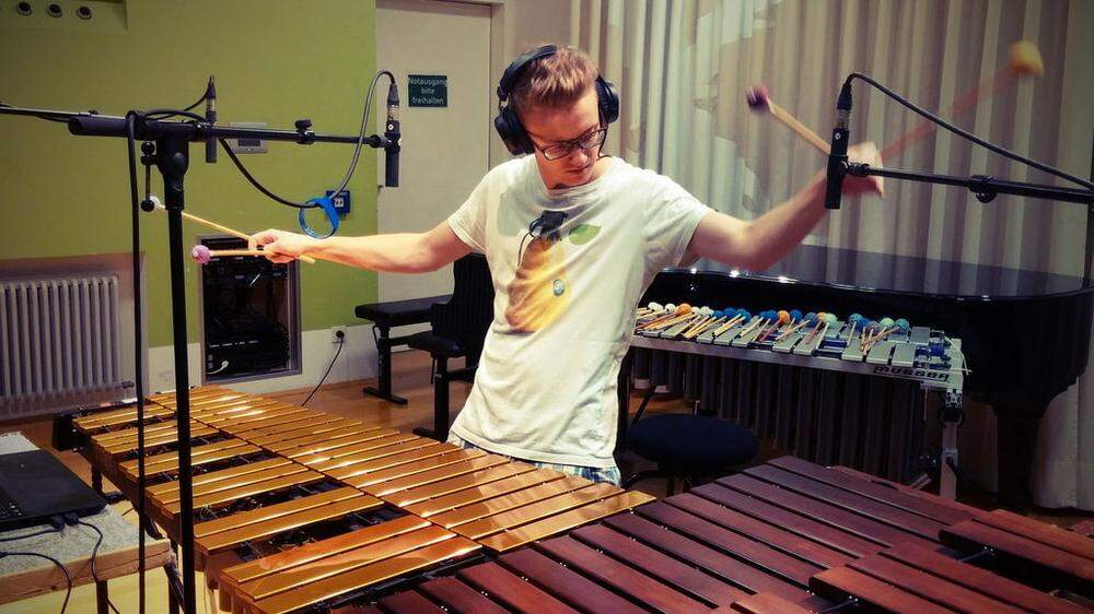 Schon mit fünf Jahren lernte Leonhard Waltersdorfer (21) an der Musikschule Schlagzeug spielen	