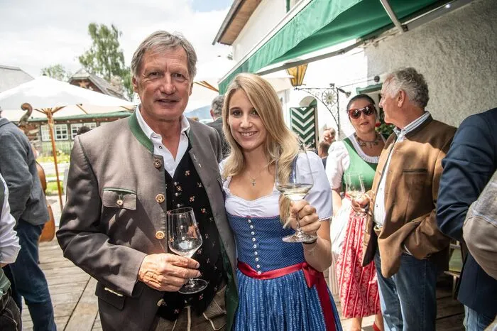 Skilegende Franz Klammer und Snowboarderin Anna Gasser
