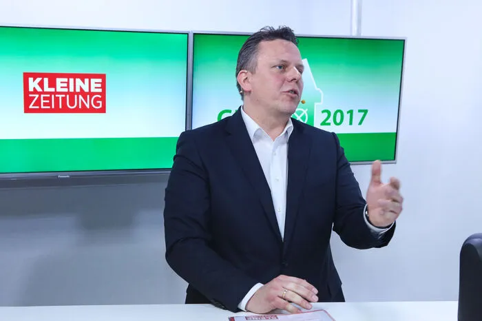 SPÖ-Klubchef Michael Ehmann: Dass Dealen im öffentlichen Raum seit 2016 mit zwei Jahren Haft bedroht ist, hat Grazer Parks nicht beruhigt. Entweder wir diskutieren die Cannabis-Legalisierung oder die Möglichkeit bei Dealern sofort Verwaltungsstrafen zu kassieren, um ihr Geschäft zu stören.
