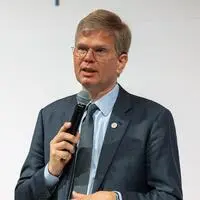 Aldo Kamper bleibt bis 2031 ams-Osram-Chef 