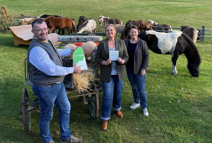 Gerald und Mathilde Muhrer mit „Green Care“-Koordinatorin Senta Bleikolm-Kargl