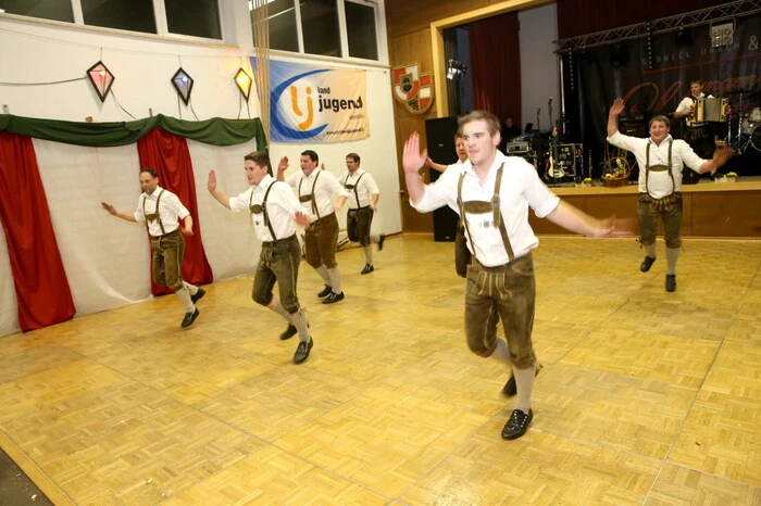 ... und die Kulmer Schuhplattler bei. 