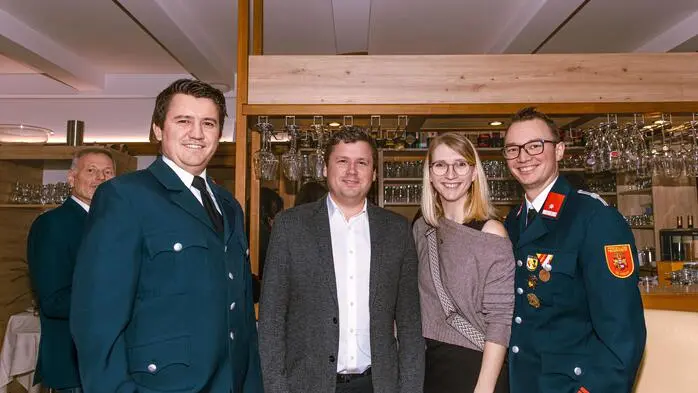 Die Gäste feierten zur Musik von „4 Roses“