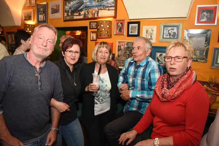 Zahlreiche Besucher ließen sich den musikalischen Leckerbissen in Papa Joe's nicht entgehen.
