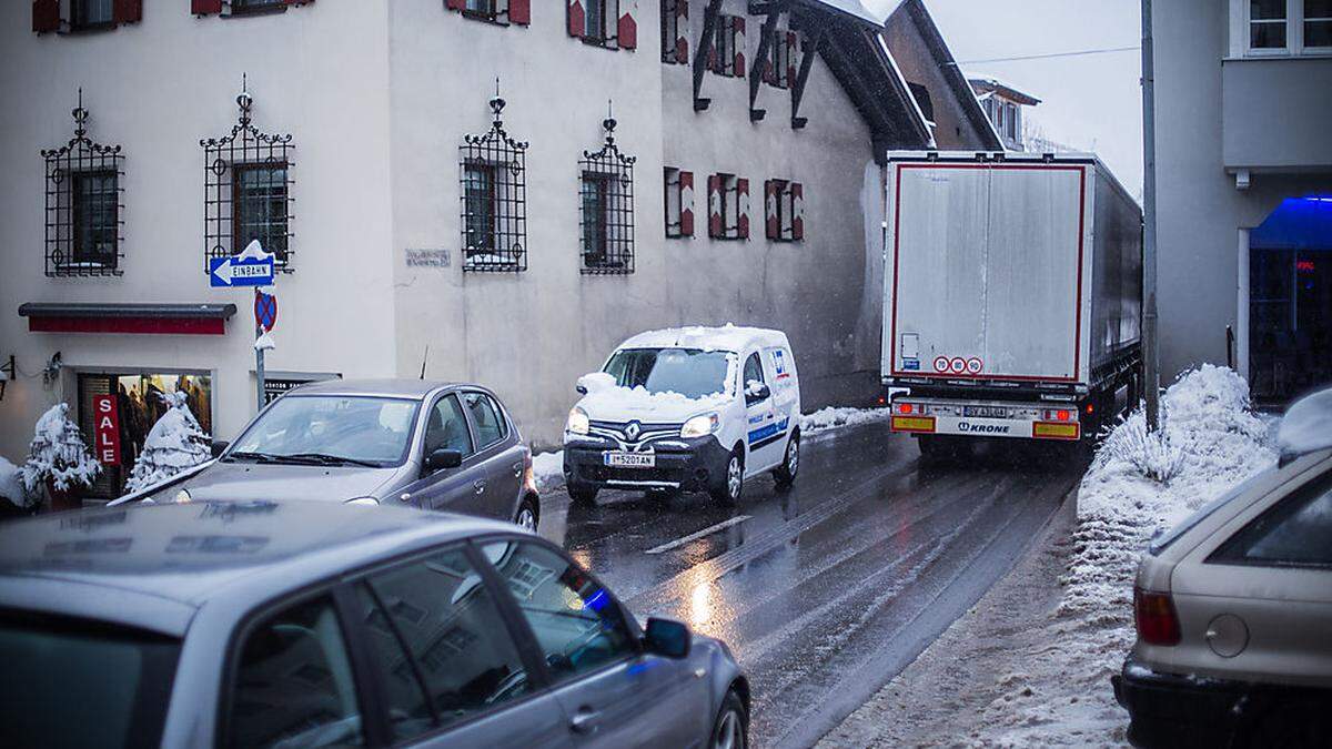 Lkw über 7,5 Tonnen dürfen in Zukunft auf der B 100 Drautalstraße nicht mehr fahren 