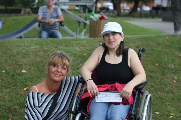 Regina und Conni aus Villach: "Nena trifft mit ihren Songs den Puls der Gesellschaft."