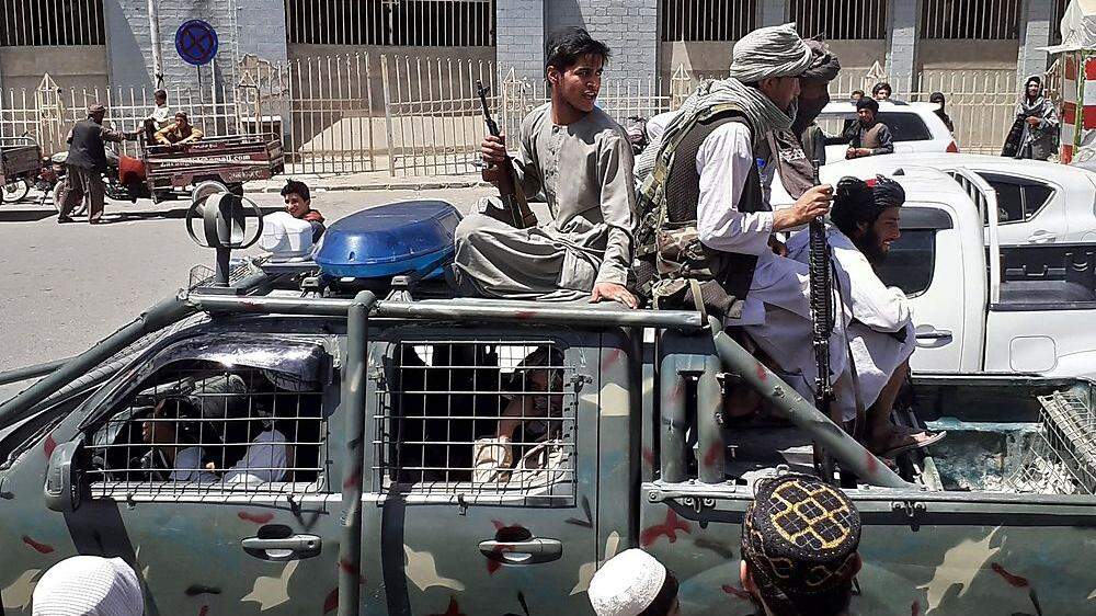 Die Taliban erobern eine Stadt nach der anderen