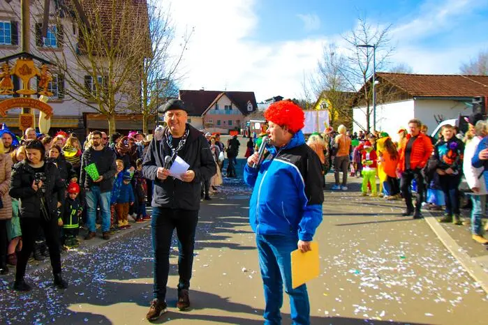 Bürgermeister Reinhold Ebner und Pfarrer Wolfgang Toberer moderierten das bunte Treiben