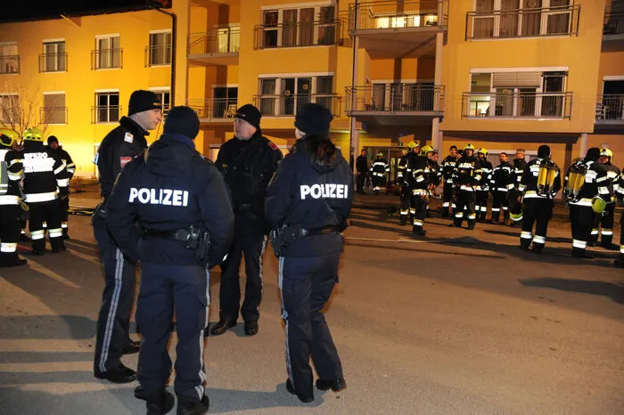 Starke Hitze- und Rauchentwicklung erschwerten ein selbständiges Flüchten der Bewohner.