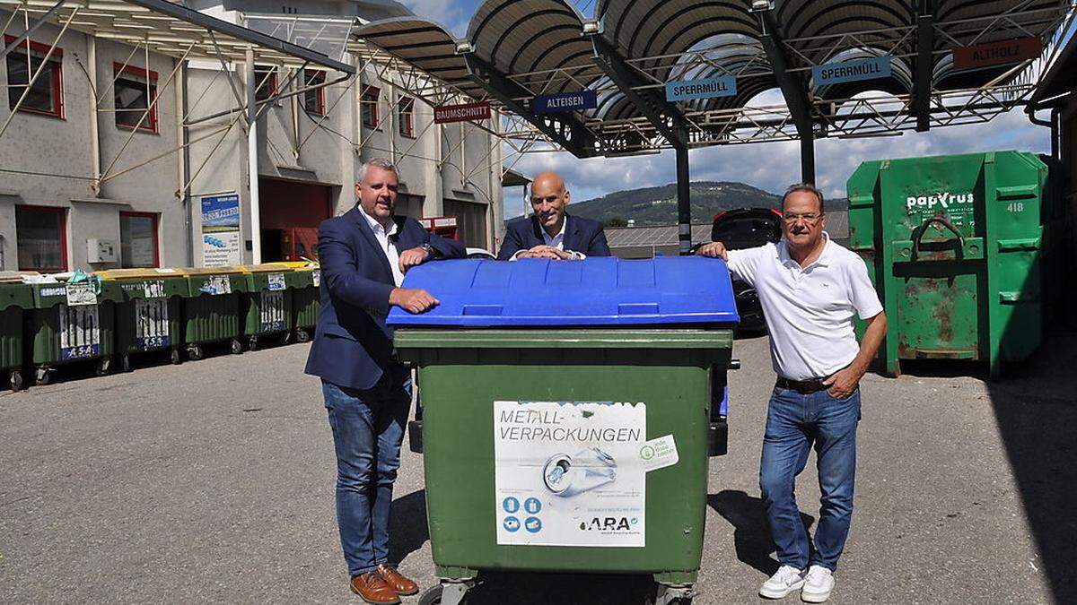 Bürgermeister Hannes Primus, Stadtwerke-Chef Christian Schimik und Betriebsleiter Hans-Peter Buchleitner (von links) 