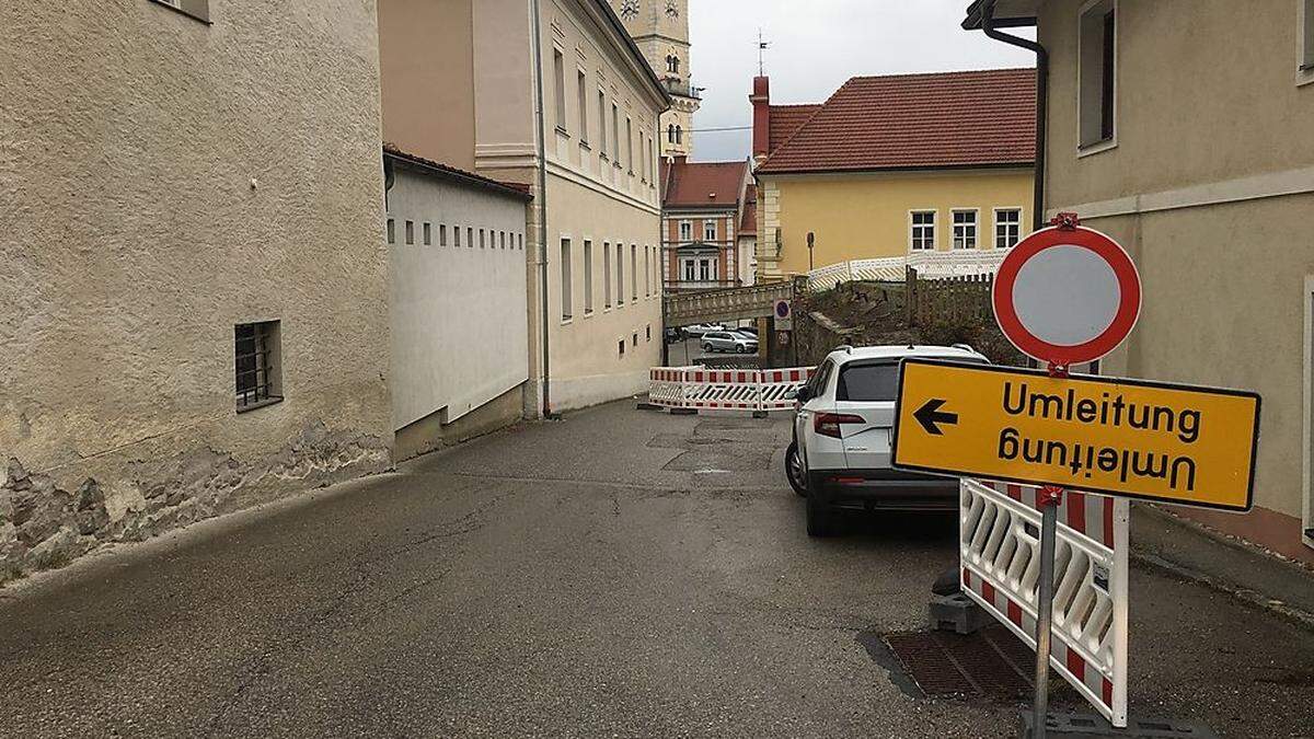 Die Unterführung in der Schoßbachstraße in Wolfsberg ist schon seit Anfang März für Autofahrer gesperrt 