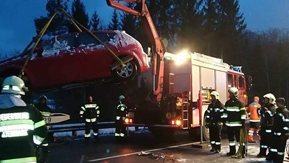 In Altenmarkt verursachte ein Alkolenker Samstagfrüh einen schweren Verkehrsunfall