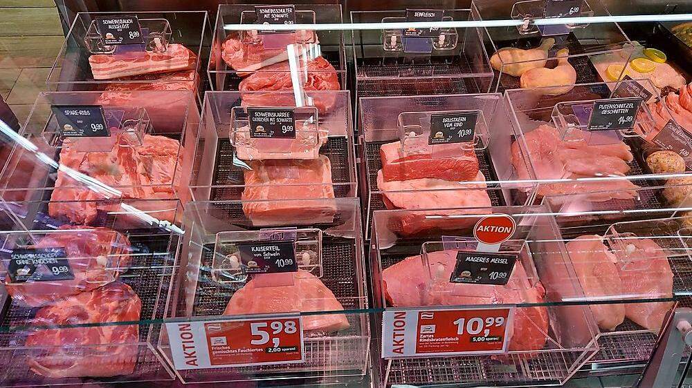 Weniger Plastikmüll sowie frischeres und saftigeres Fleisch verspricht die innovative Frischebox für Fleischvitrinen