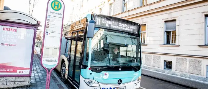 Zweimal endete eine Fahrt mit dem KMG-Bus für eine ältere Klagenfurterin schmerzhaft