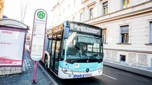 Zweimal endete eine Fahrt mit dem KMG-Bus für eine ältere Klagenfurterin schmerzhaft