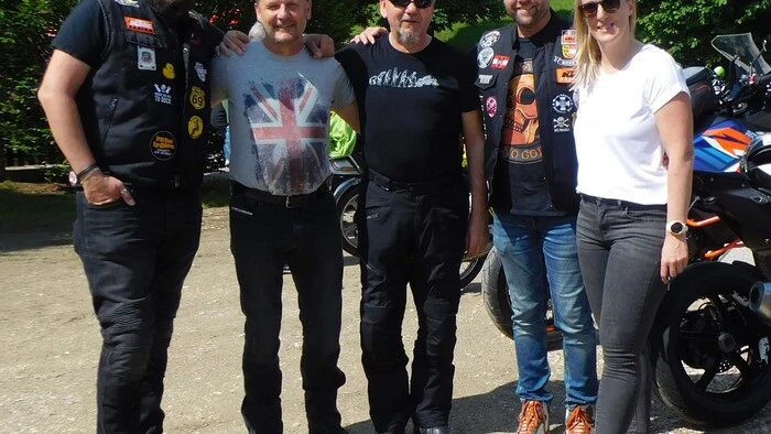 Bei der Motorradsegnung standen auch zahlreiche Fachsimpeleien im Zentrum des Interesses, der