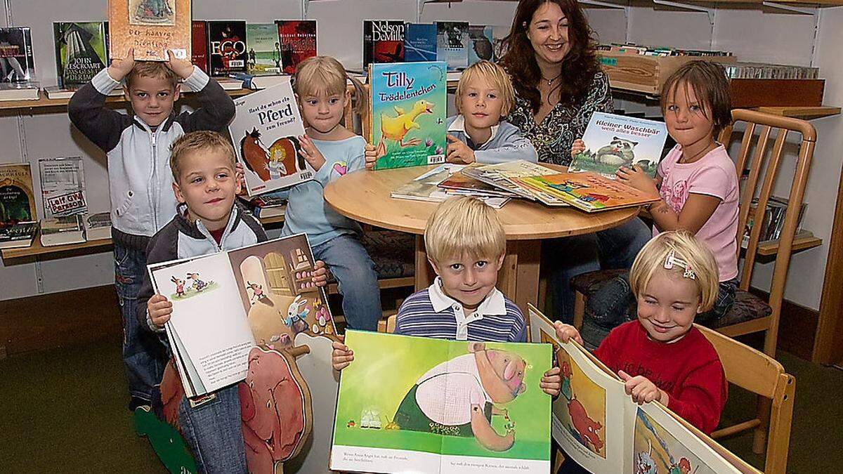 Aus-Raus-Weg-Flohmarkt in der Stadtbücherei Spittal