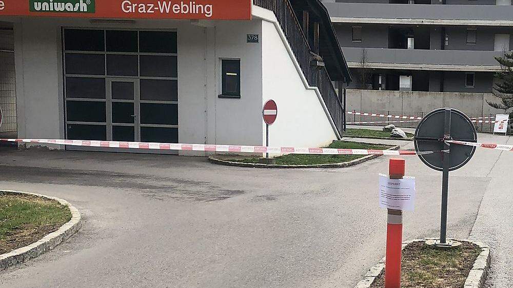 Polizeilich gesperrte Autowaschanlage am 4. April in Graz-Webling - Uniwash bekam nun vor dem Landesverwaltungsgericht Recht