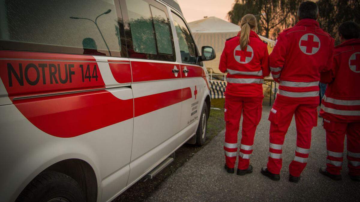 Der Verletzte wurde vom Roten Kreuz ins Spital gebracht