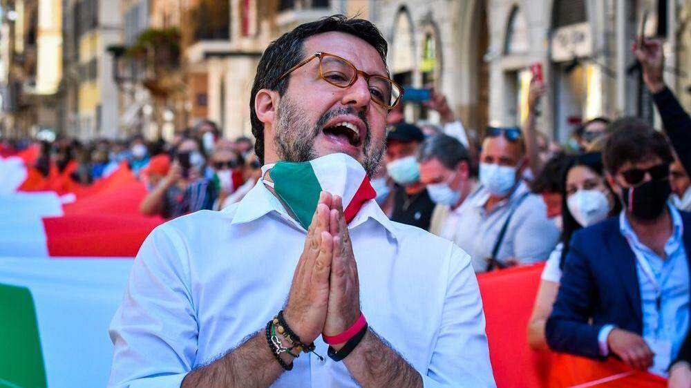 Angeschlagen, aber nicht erledigt: Matteo Salvini bei einem Auftritt in Rom