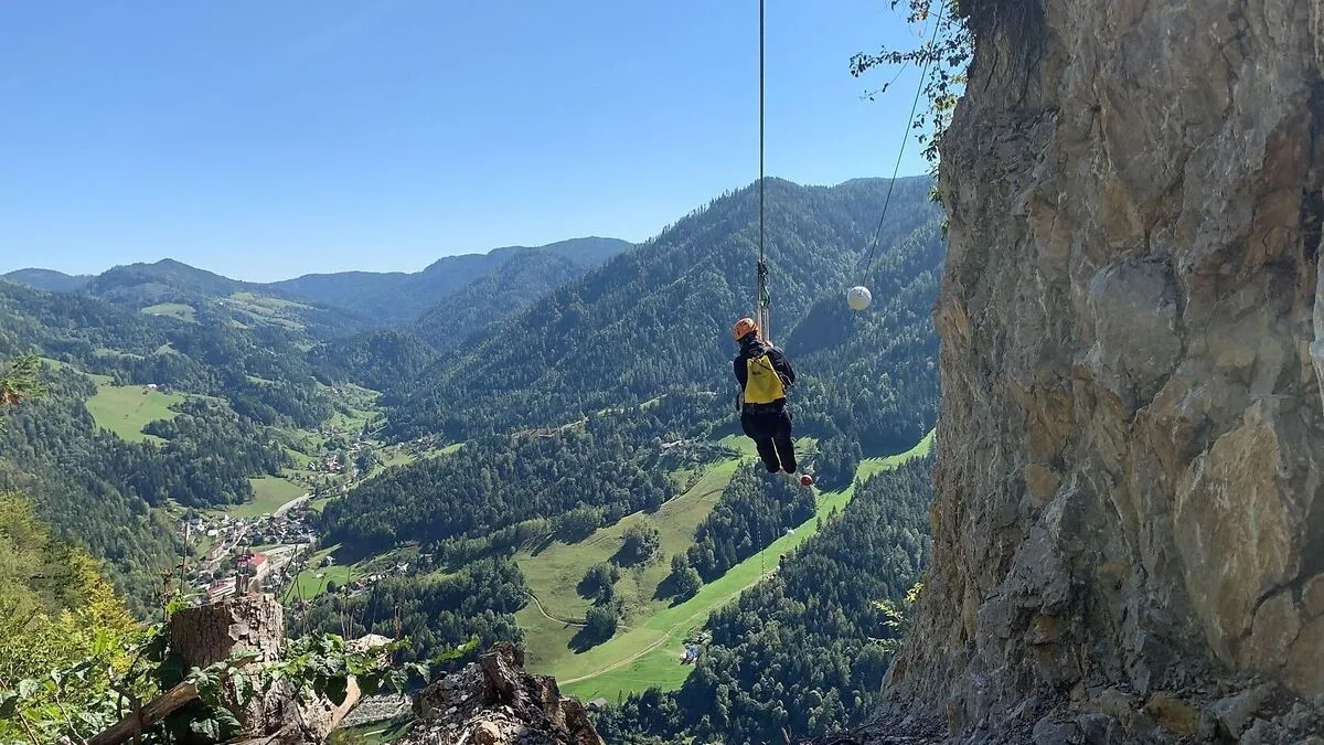 Die Zipline in Črna na Koroškem ist die längste Stahlseilrutsche Europas