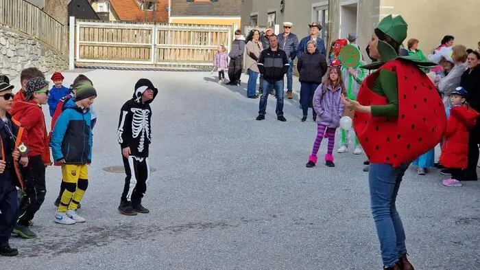 Wiederbelebt von der örtlichen Frauengruppe und mitorganisiert von Landjugend, Musikverein und Kindergarten Geistthal wurde in Geistthal-Södingberg ein uralter Brauch gefeiert.