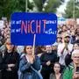 Proteste vor dem Happel-Stadion