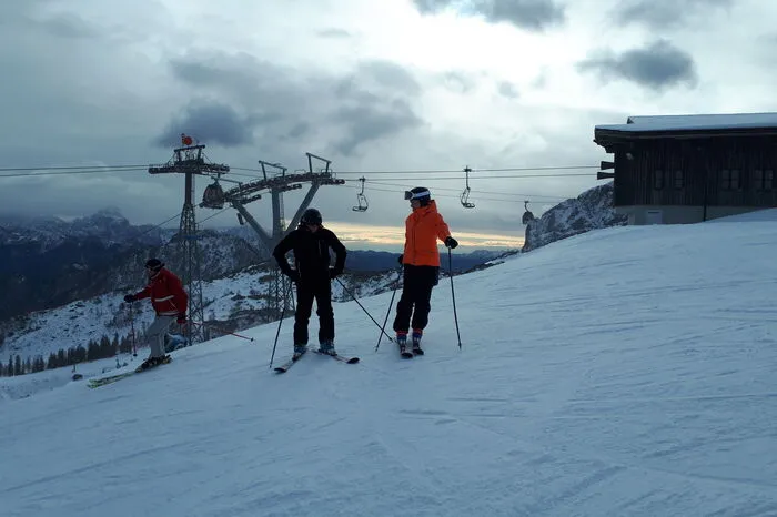 Mit 30 Liften kann man das Skigebiet erkunden, oder auch die 30 Kilometer lange Langlaufloipe nützen.